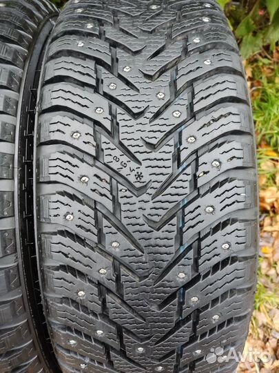 Nokian Tyres Hakkapeliitta 8 SUV 215/65 R16 102T
