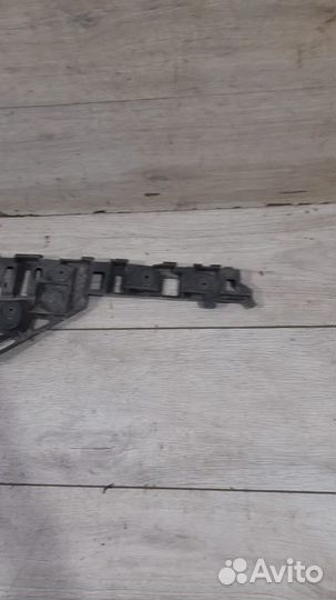 Кронштейн заднего бампера правый Opel Astra J С