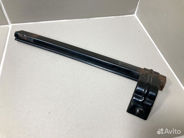 Направляющая стекла пер прав Ssang Yong Actyon NEW