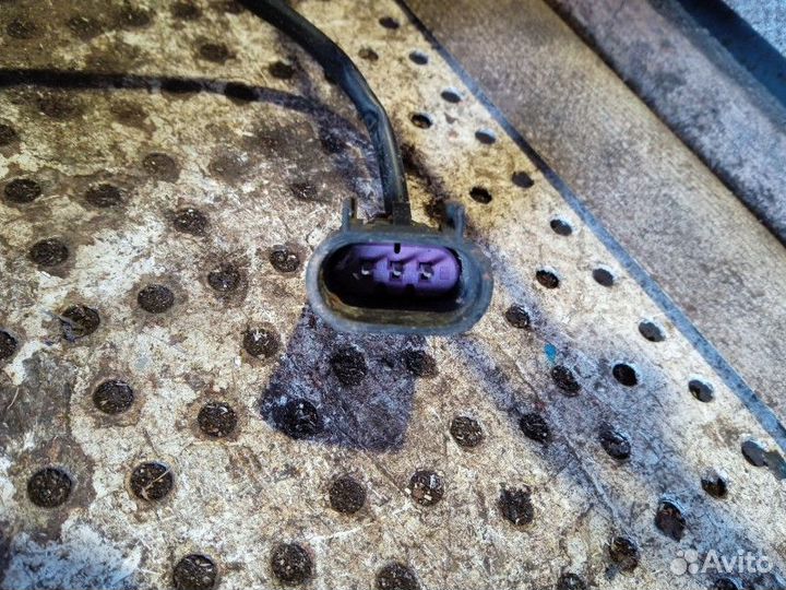 Замок капота Opel Astra J