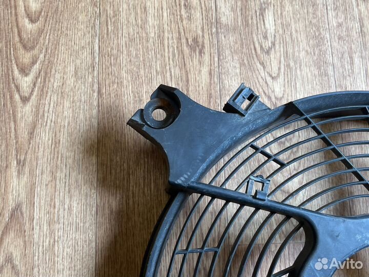 Кожух вентилятора 92123VB000