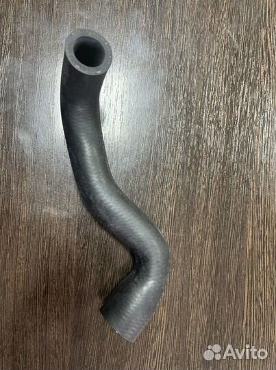 Патрубок охлаждения Mercedes M271