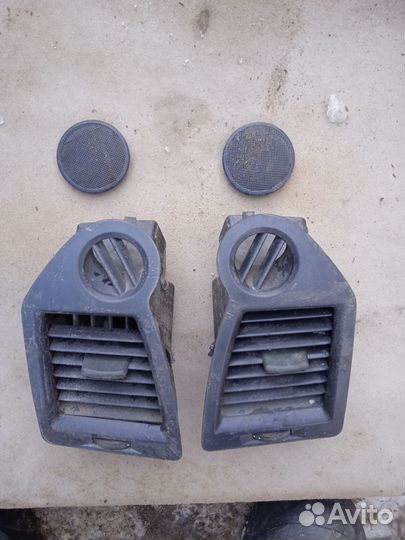 Дефлекторы воздуховода печки Renault Megan 2