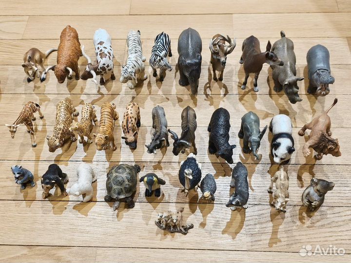 Коллекция фигурок животных