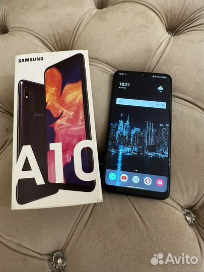 Samsung Galaxy A10, 2/32 ГБ