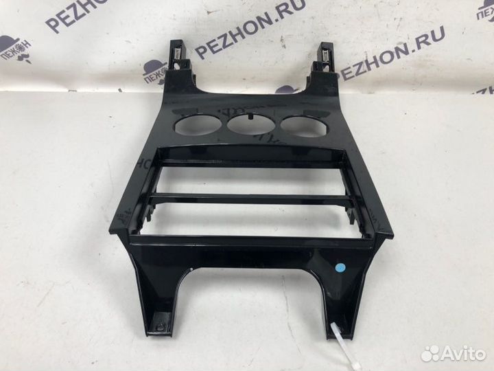 Рамка магнитолы Peugeot 3008 минивэн 1.6 2010