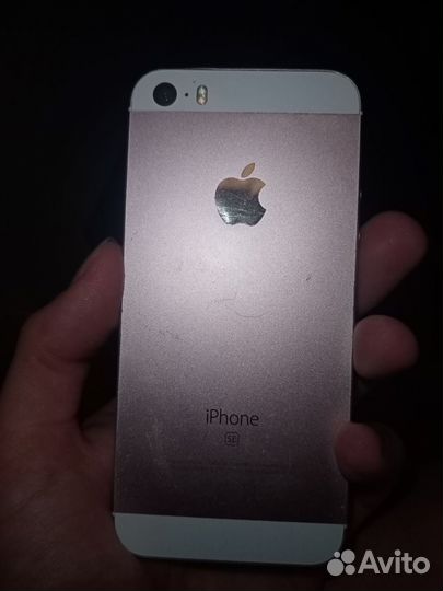 Телефон iPhone se