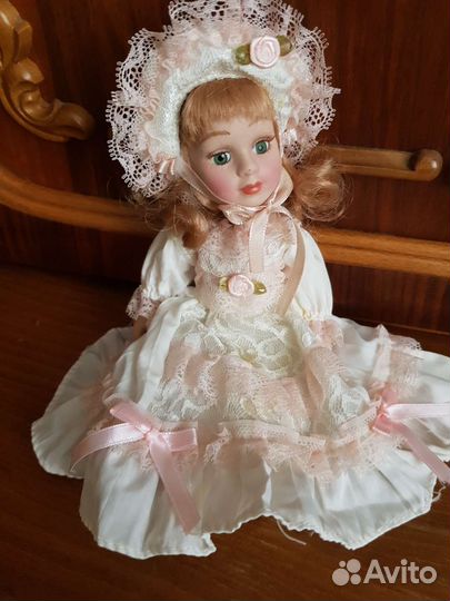 Кукла фарфоровая коллекционная