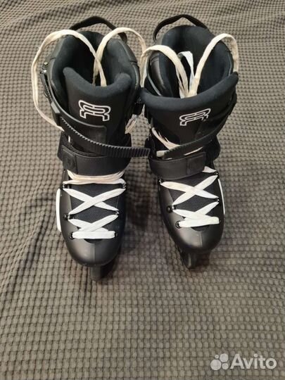 Роликовые коньки FRX 80 black EU 45 (28,5 см.)