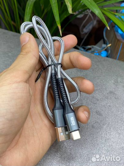 Кабель для зарядки USB-Type-C 100см IS111897