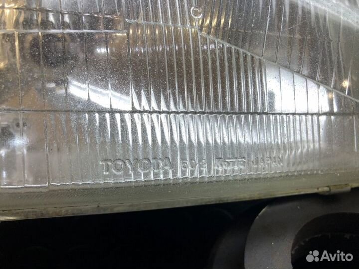 Фара правая Lexus LS 400 1 Toyota Celsior