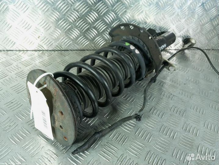 Б/У Б/У Стойка передняя правая Из Японии. 31329495