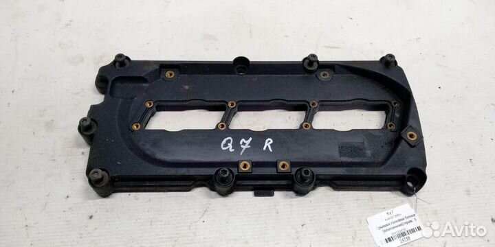 Крышка клапанная правая Audi Q7 05г