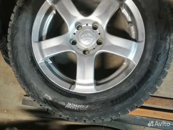 Литые диски Toyota ipsum с зимней резиной