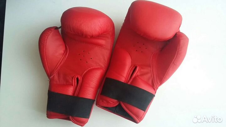 Боксерские перчатки