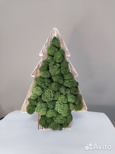 Новогодняя ёлка из мха