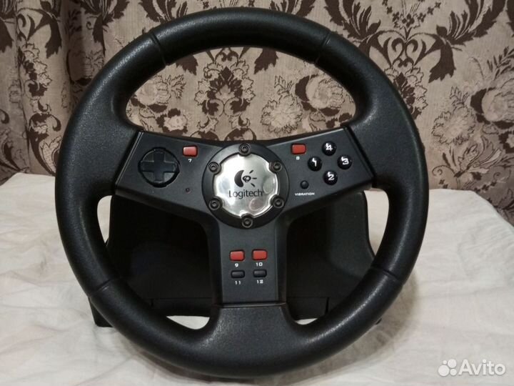 Игровой руль logitech