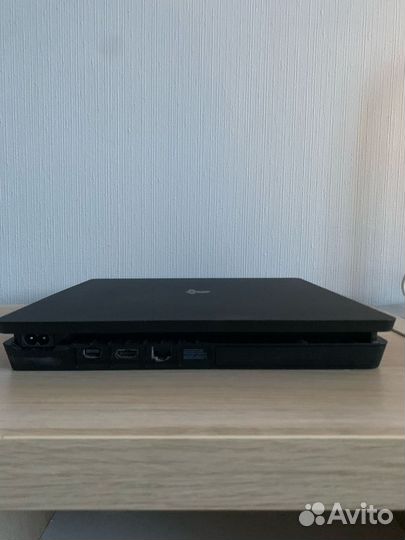 Игровая приставка ps4 slim 500