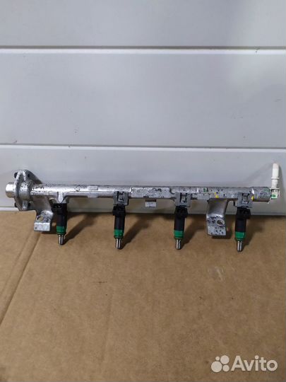 Топливная рампа с форсунками Форд Фокус 2 1.6 л