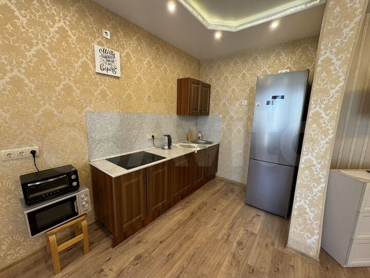 2-к. квартира, 60 м², 10/15 эт.