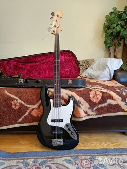 Электрогитара Fender Jazz Bass
