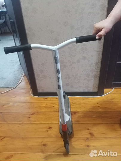 Трюклвой самокат