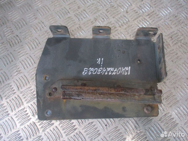 Кронштейн корпуса воздушного фильтра Iveco 5801769