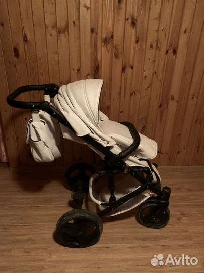 Детская прогулочная коляска