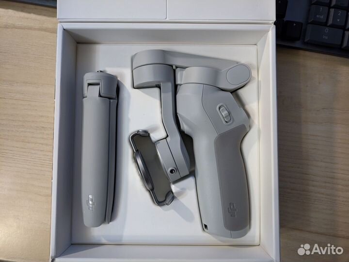 Стабилизатор для смартфона dji osmo Mobile SE