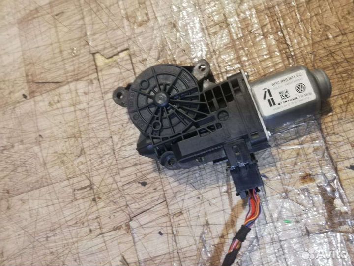 Стеклоподъемника трапеция (моторчик, кнопки) Поло