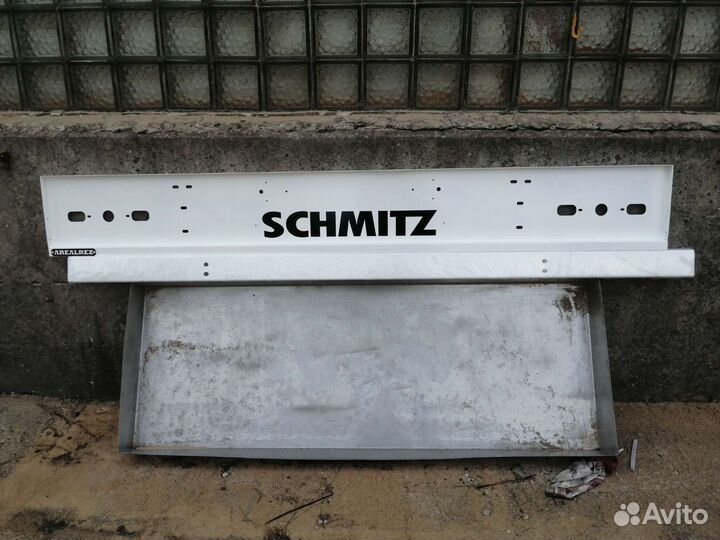 Задний бампер панель по фонари Schmitz