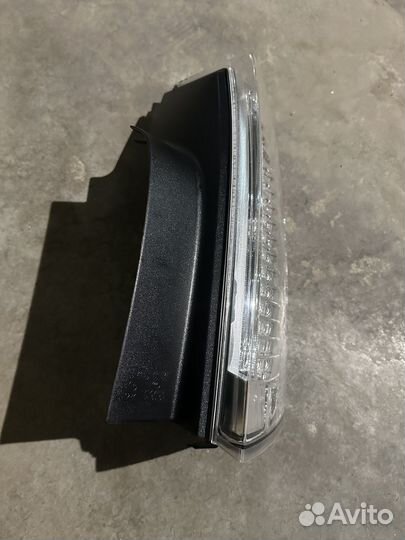 Задний правый фонарь на cadillac cts 2