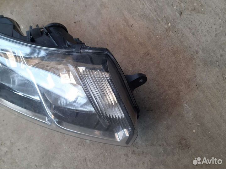 Фара передняя правая Renault Logan 2 Sandero 2