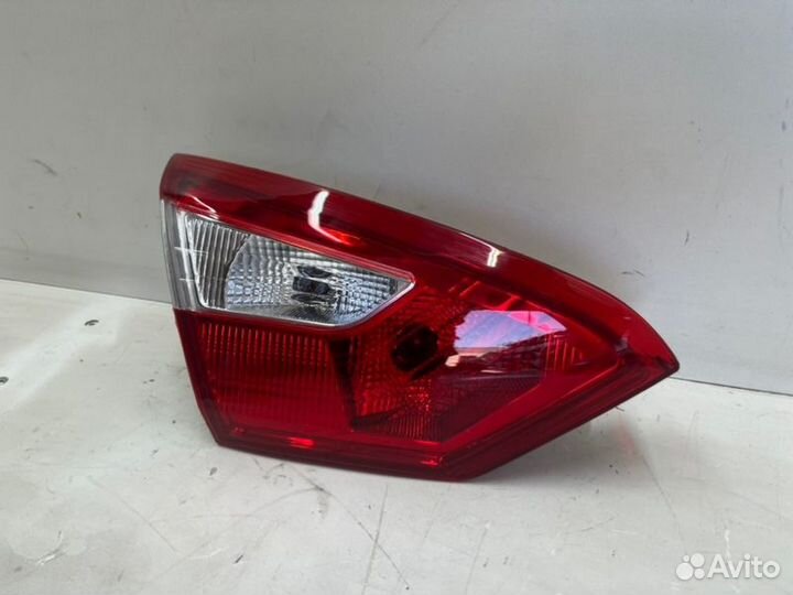 Фонарь внутренний задний левый Ford Focus 3