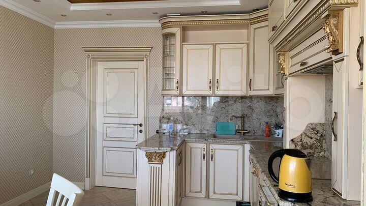 3-к. квартира, 81 м², 13/22 эт.