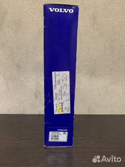 Форсунка фары омыватель лево Volvo 30784344