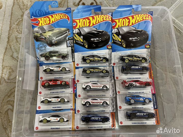 Машинки Hot Wheels