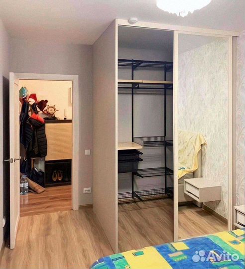 Гардеробная с зеркалом