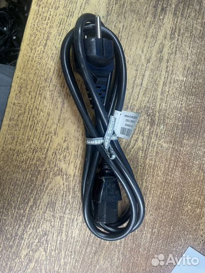 Кабель питания, VGA, USB/Lan, VGA/Lan