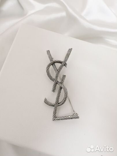 Брошь yves saint laurent YSL