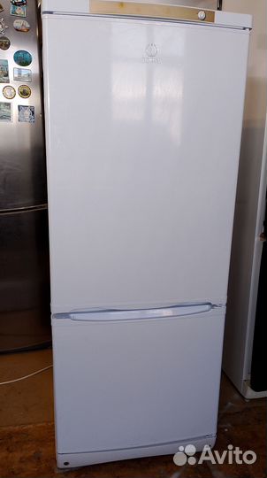 Холодильник indesit