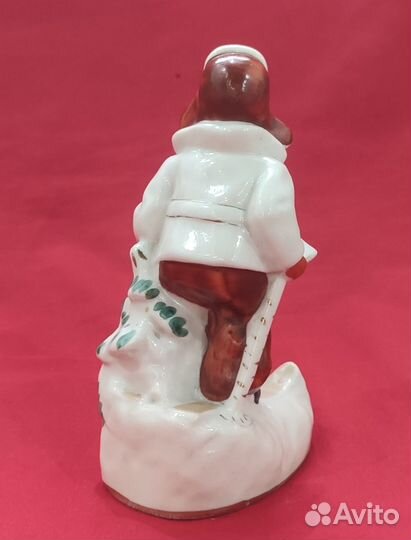 Статуэтка фарфоровая. Мальчик на лыжах. СССР