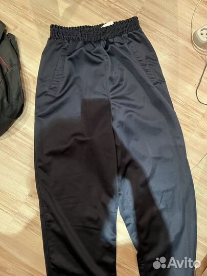 Очень много полицейской формы