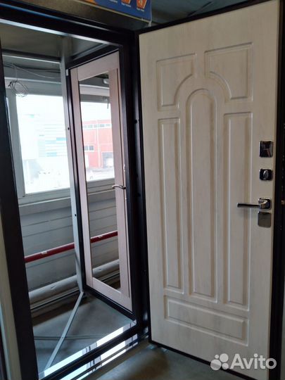 Дверь входная металлическая новая