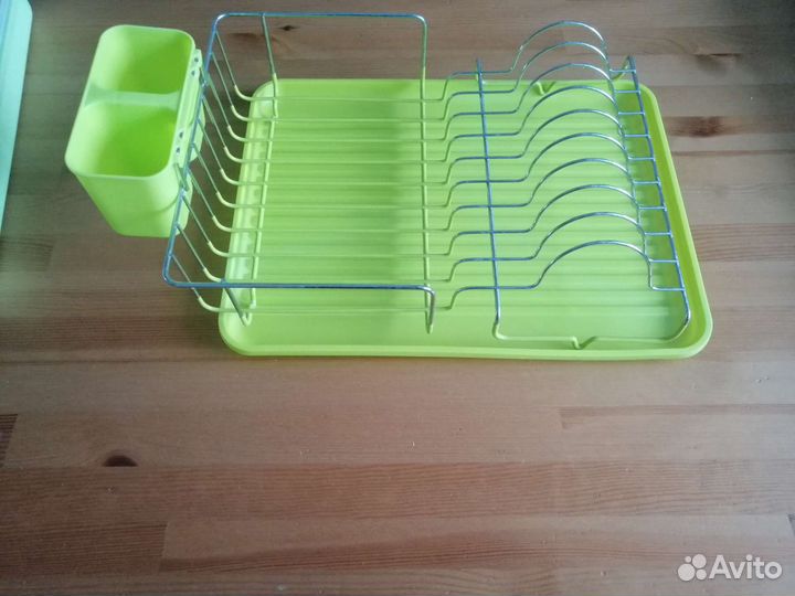 Сушилка для посуды салатового цвета