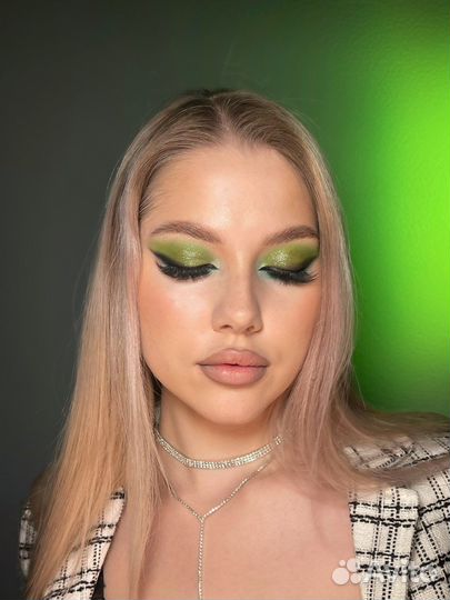 Макияж локоны причёски