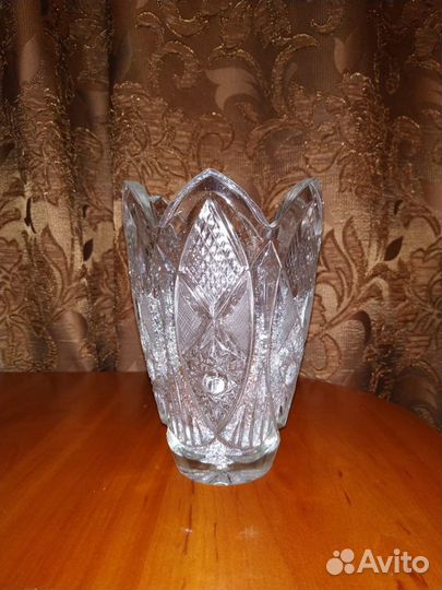 Хрустальная ваза