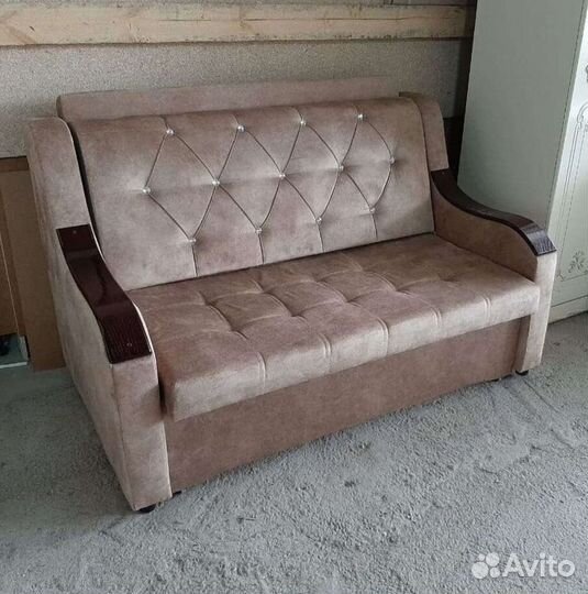 Прямой мини диван в наличии