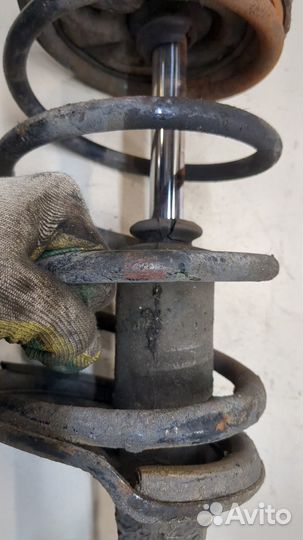 Амортизатор подвески правый передний Mitsubishi Space Star