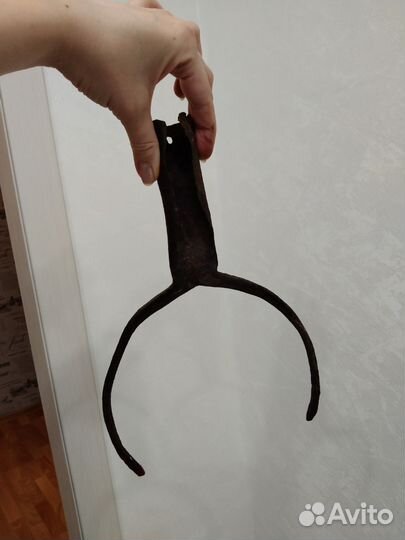 Старинный ухват для горшков в печи